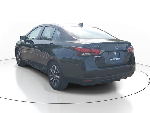 Used 2025 Nissan Versa SV FWD image 4