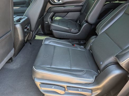 Used 2021 Chevrolet Tahoe Premier w/ Premium Package AWD/4WD image 9