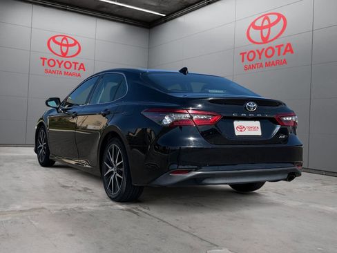 Used 2022 Toyota Camry XLE w/ Navigation Package image 2