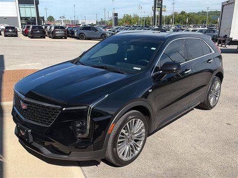 Certified 2025 Cadillac XT4 Premium Luxury FWD image 2