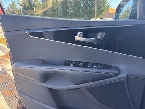 Used 2019 Kia Sorento EX image 15