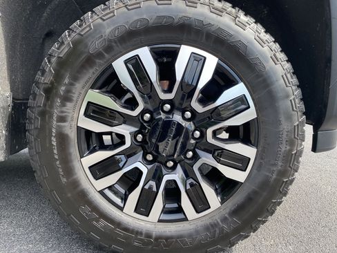 Used 2026 GMC Sierra 2500 Denali Ultimate AWD/4WD image 14