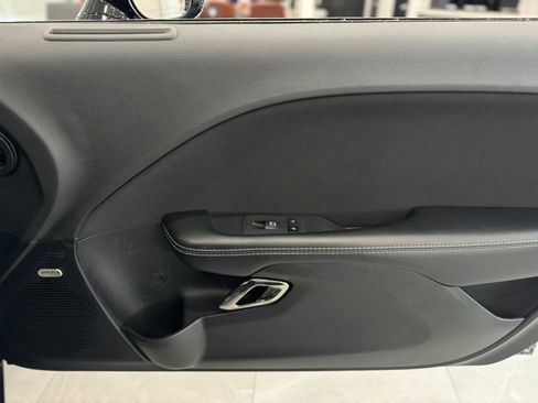 Used 2020 Dodge Challenger SRT Hellcat RWD image 16