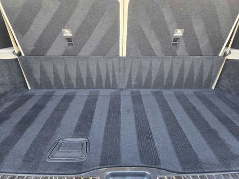 Used 2025 Mercedes-Benz GLS 450 4MATIC image 37