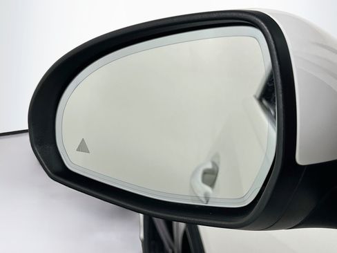 Used 2025 Mercedes-Benz C 300 4MATIC Sedan image 16