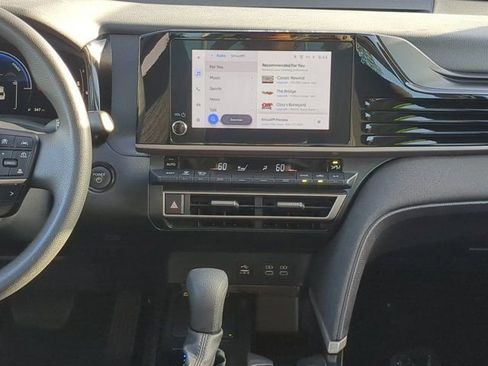 Used 2025 Toyota Camry LE image 17