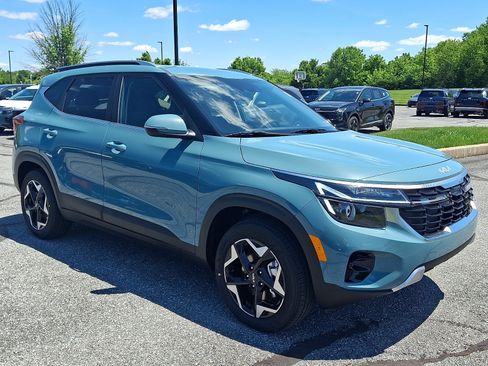 New 2026 Kia Seltos EX AWD/4WD image 2