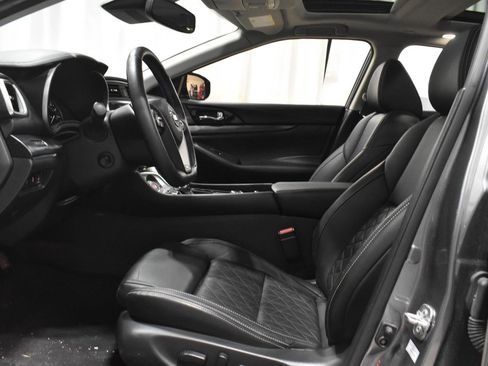Used 2022 Nissan Maxima Platinum image 5