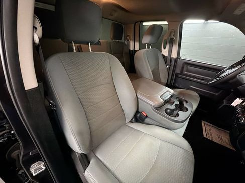 Used 2017 RAM 1500 Express RWD image 22