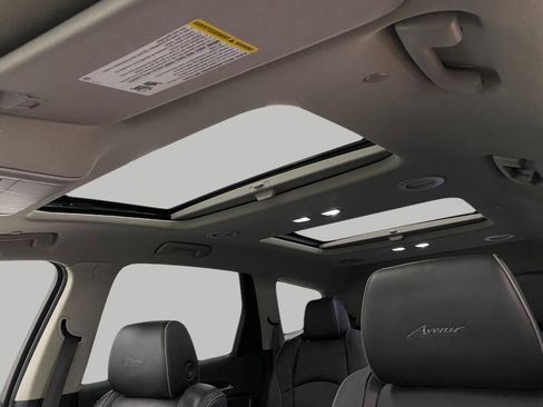 Used 2019 Buick Enclave Avenir w/ Avenir Technology Package image 36