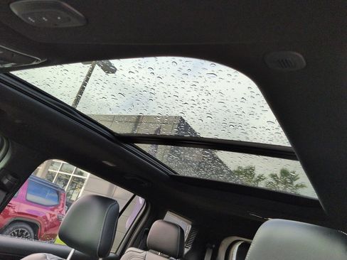 New 2026 Jeep Grand Cherokee L Limited image 19