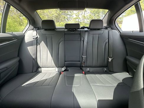 Used 2022 BMW 530i xDrive 530i xDrive w/ Convenience Package image 27