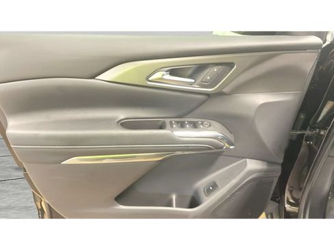 Used 2025 Chevrolet Traverse LT w/ Midnight/Sport Edition AWD/4WD image 15