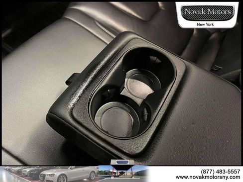 Used 2020 Ford Edge Titanium FWD image 14