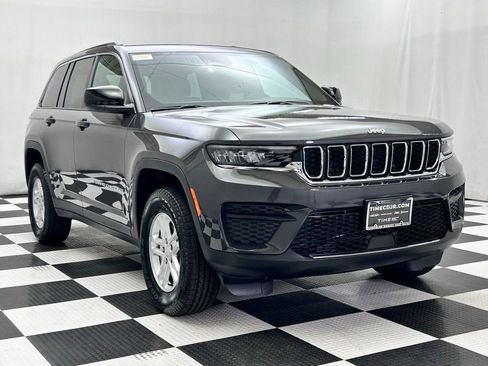 New 2025 Jeep Grand Cherokee Laredo w/ Trailer Tow Package image 2