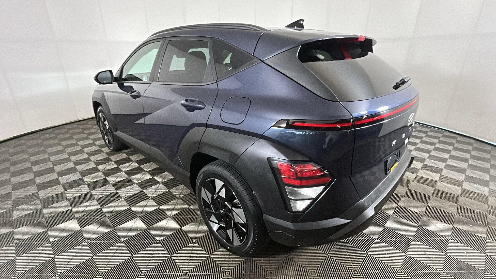 Used 2025 Hyundai Kona SEL FWD image 5