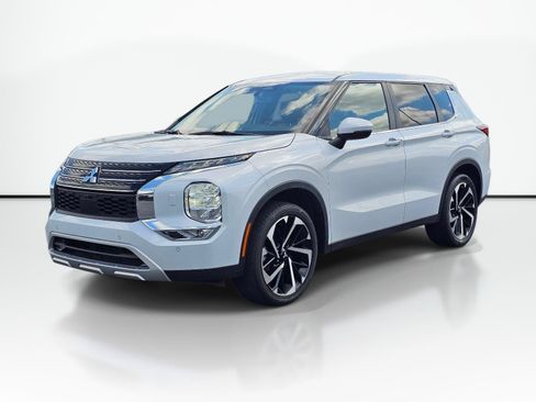 Used 2024 Mitsubishi Outlander SE Black Edition AWD/4WD image 1