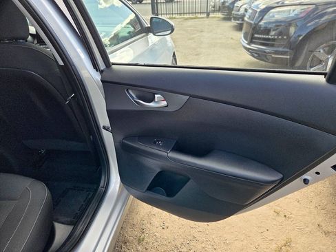 Used 2020 Kia Forte LXS FWD image 27