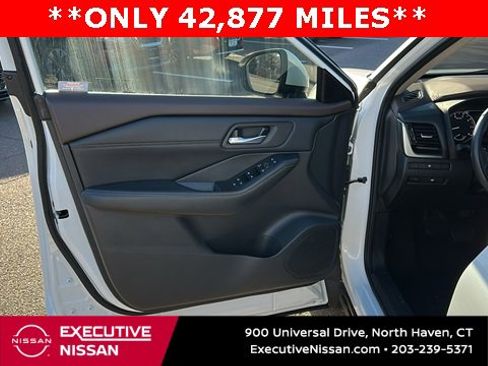 Certified 2022 Nissan Rogue SV w/ SV Premium Package image 8