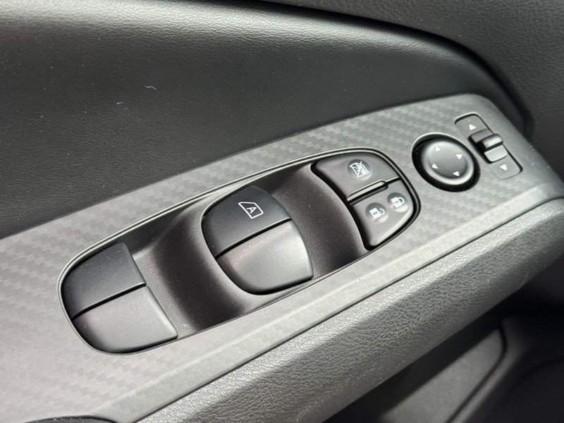 Used 2024 Nissan Altima 2.5 SV w/ SV Premium Package FWD image 23