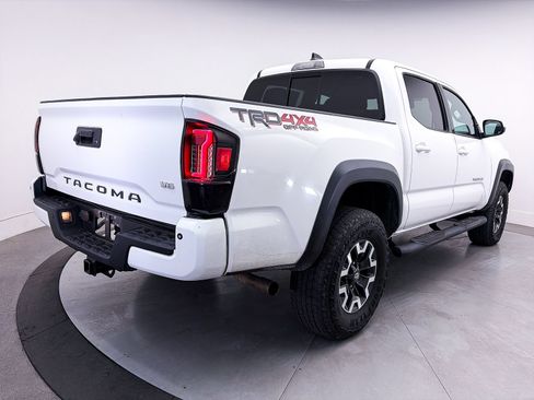 Used 2021 Toyota Tacoma TRD Off-Road w/ Technology Package AWD/4WD image 16