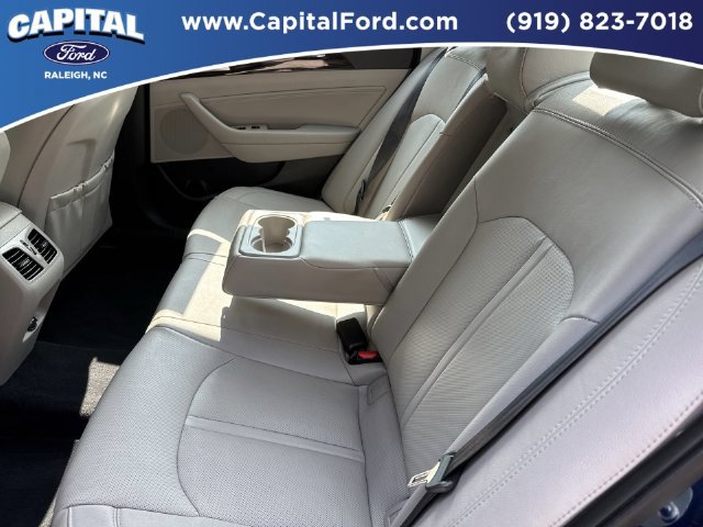 Used 2016 Hyundai Sonata Limited w/ Option Group 04 FWD image 18