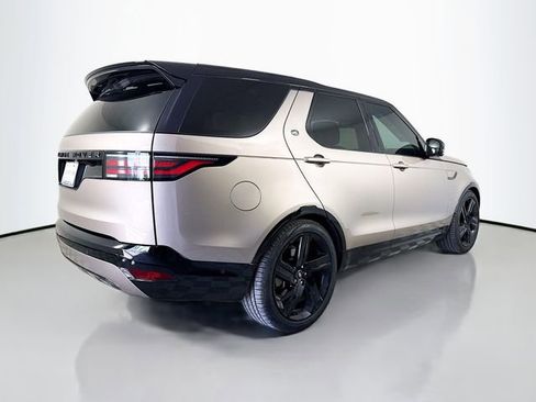 Certified 2025 Land Rover Discovery Dynamic SE image 5