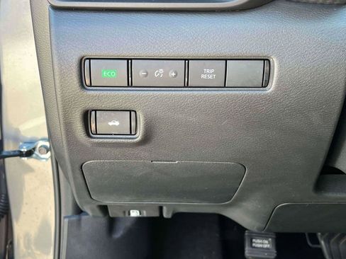 Used 2025 Nissan Sentra S FWD image 15