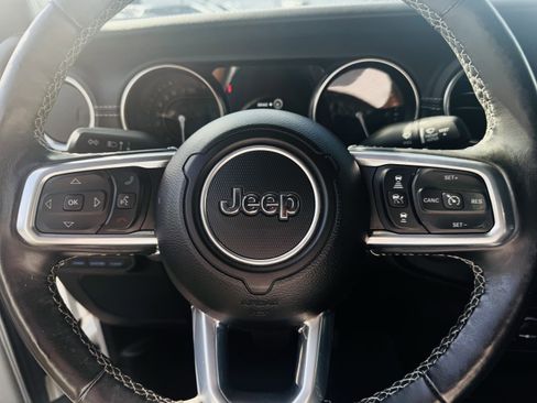 Used 2022 Jeep Wrangler Unlimited Sahara w/ Cold Weather Group image 10