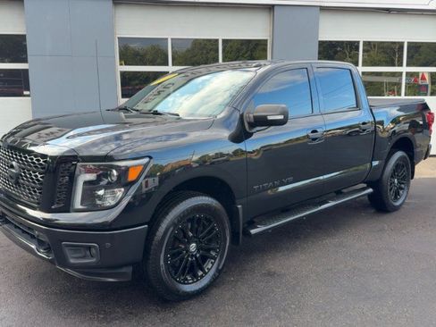 Used 2019 Nissan Titan SL w/ Midnight Edition AWD/4WD image 2