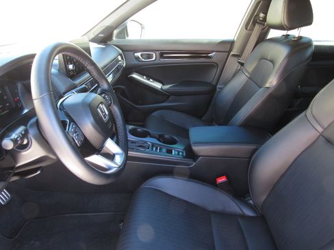 Used 2025 Honda Civic Sport image 14