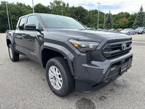 Used 2026 Toyota Tacoma SR5 AWD/4WD image 2