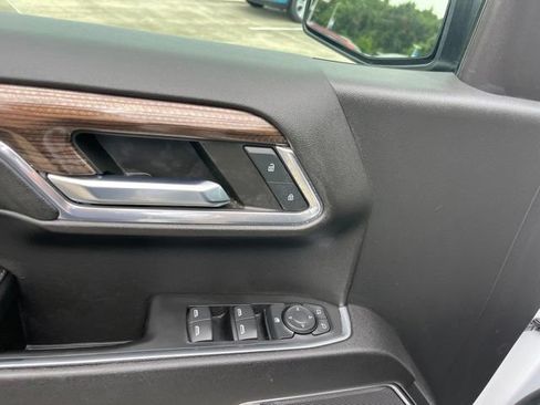 Used 2023 Chevrolet Silverado 1500 LT AWD/4WD image 12