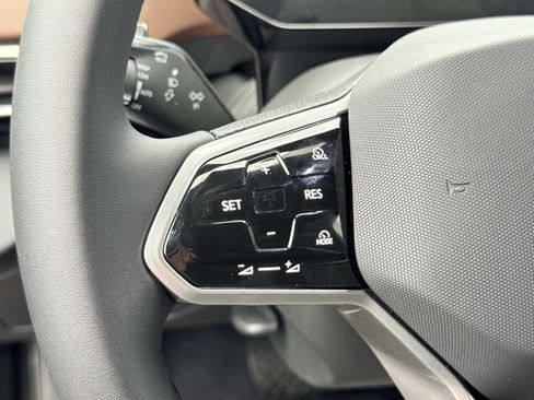 New 2025 Volkswagen ID.4 Pro image 11