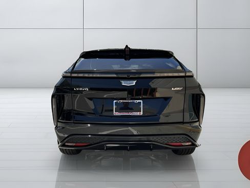 Used 2026 Cadillac Lyriq V AWD/4WD image 7