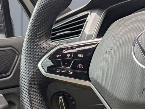 Certified 2024 Volkswagen Tiguan SE R-Line image 30