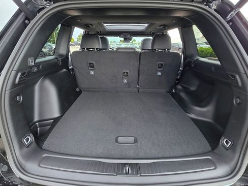 New 2025 Jeep Grand Cherokee Limited w/ Black Appearance Package image 17