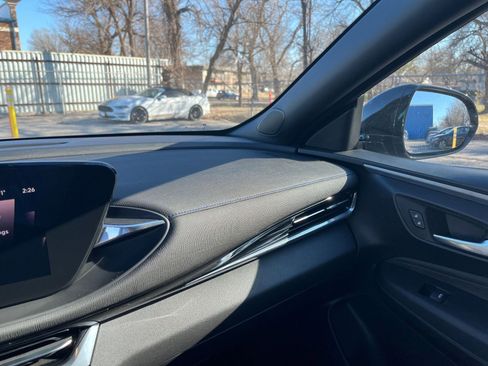 Used 2025 Buick Envista Sport Touring image 33