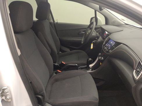 Used 2020 Chevrolet Trax LS w/ Tint and Cruise Package FWD image 21