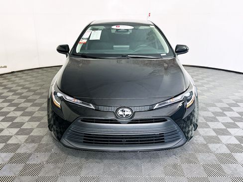 Certified 2025 Toyota Corolla LE FWD image 8
