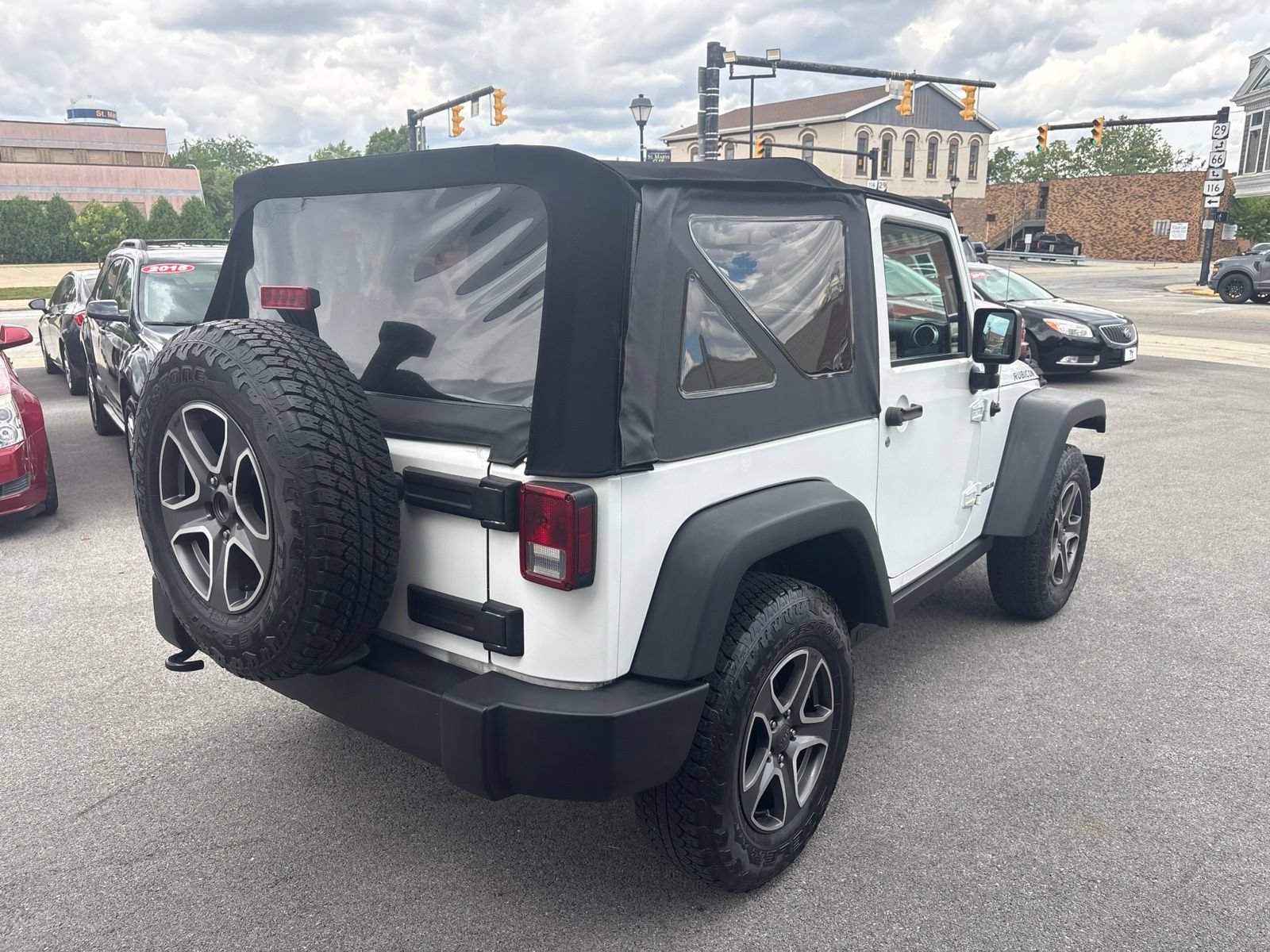 Used 2015 Jeep Wrangler Rubicon w/ Power Convenience Group AWD/4WD image 4