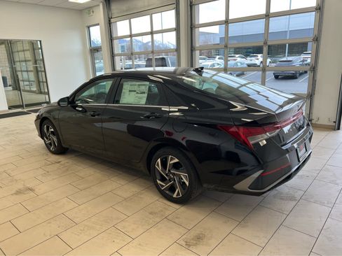 New 2026 Hyundai Elantra Limited FWD image 11