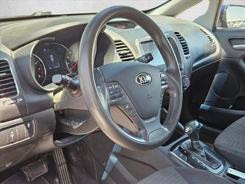 Used 2018 Kia Forte LX w/ LX Popular Package FWD image 9