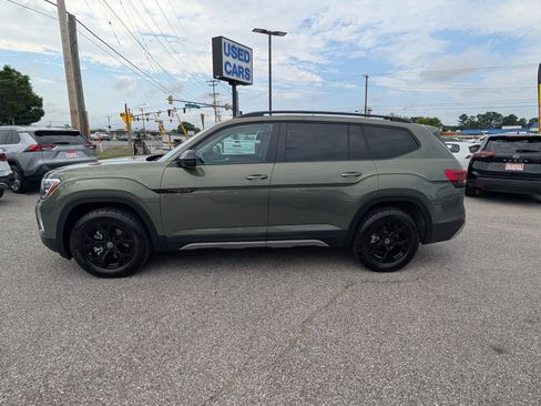 Used 2026 Volkswagen Atlas Peak Edition AWD/4WD image 6