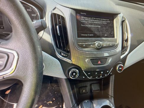 Used 2019 Chevrolet Cruze Diesel image 10