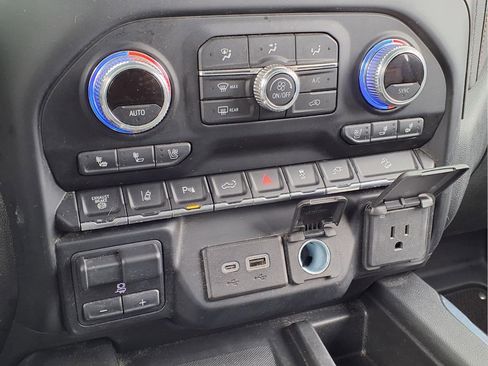 Used 2022 GMC Sierra 2500 AT4 w/ AT4 Preferred Package AWD/4WD image 10