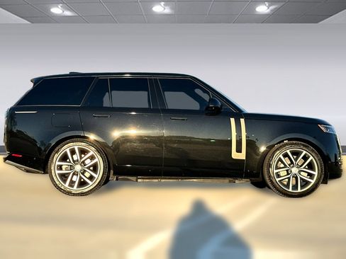 Used 2025 Land Rover Range Rover SE image 7