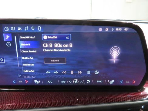 Used 2024 Chevrolet Traverse Z71 w/ LPO, Floor Liner Package AWD/4WD image 31