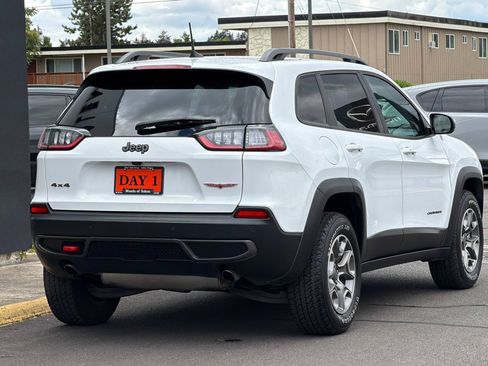 Used 2020 Jeep Cherokee Trailhawk AWD/4WD image 5