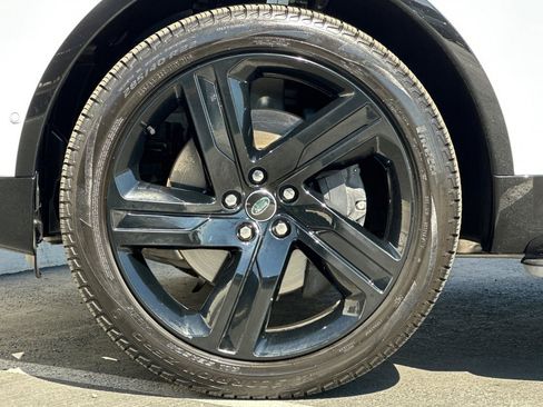 Used 2025 Land Rover Discovery Dynamic SE AWD/4WD image 26